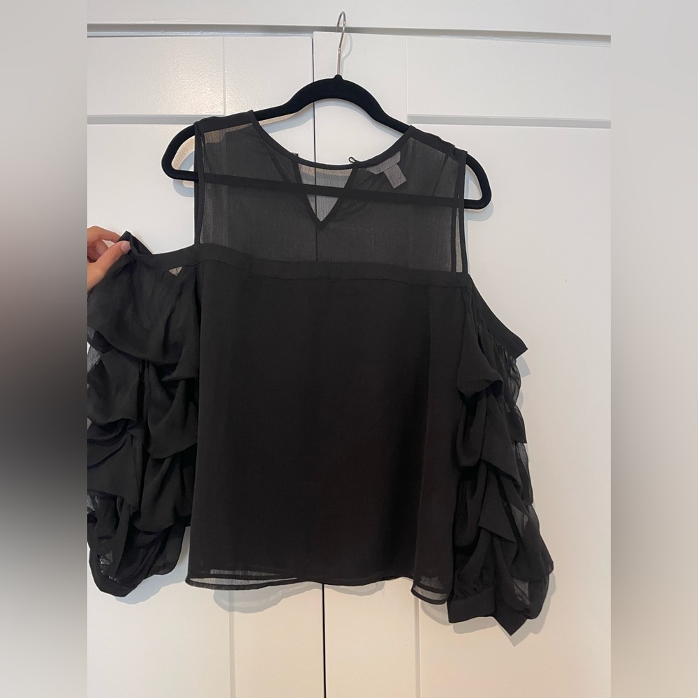 NWOT H&M black cold bare shoulder ruffled long sleeve Chiffon blouse/ top